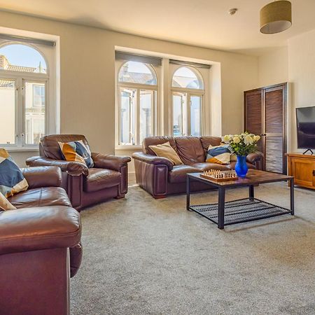 Castleview Coastal Comfort With 2 Parking Spaces Oystermouth 外观 照片