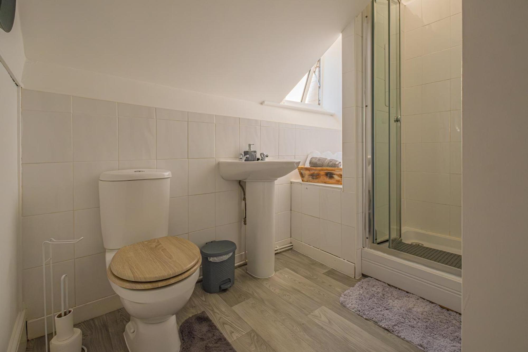 Castleview Coastal Comfort With 2 Parking Spaces Oystermouth 外观 照片