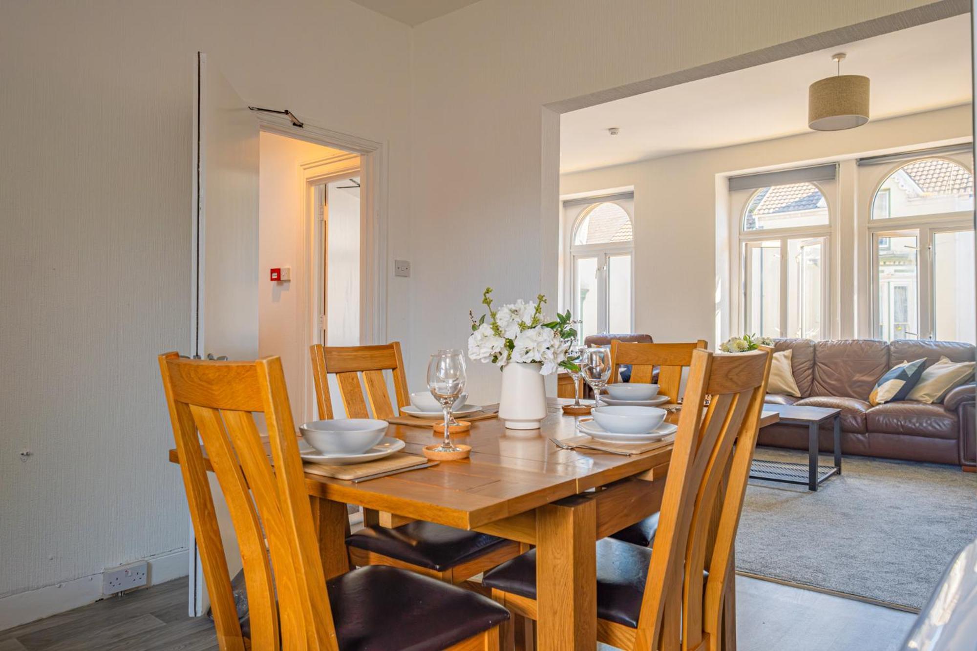 Castleview Coastal Comfort With 2 Parking Spaces Oystermouth 外观 照片