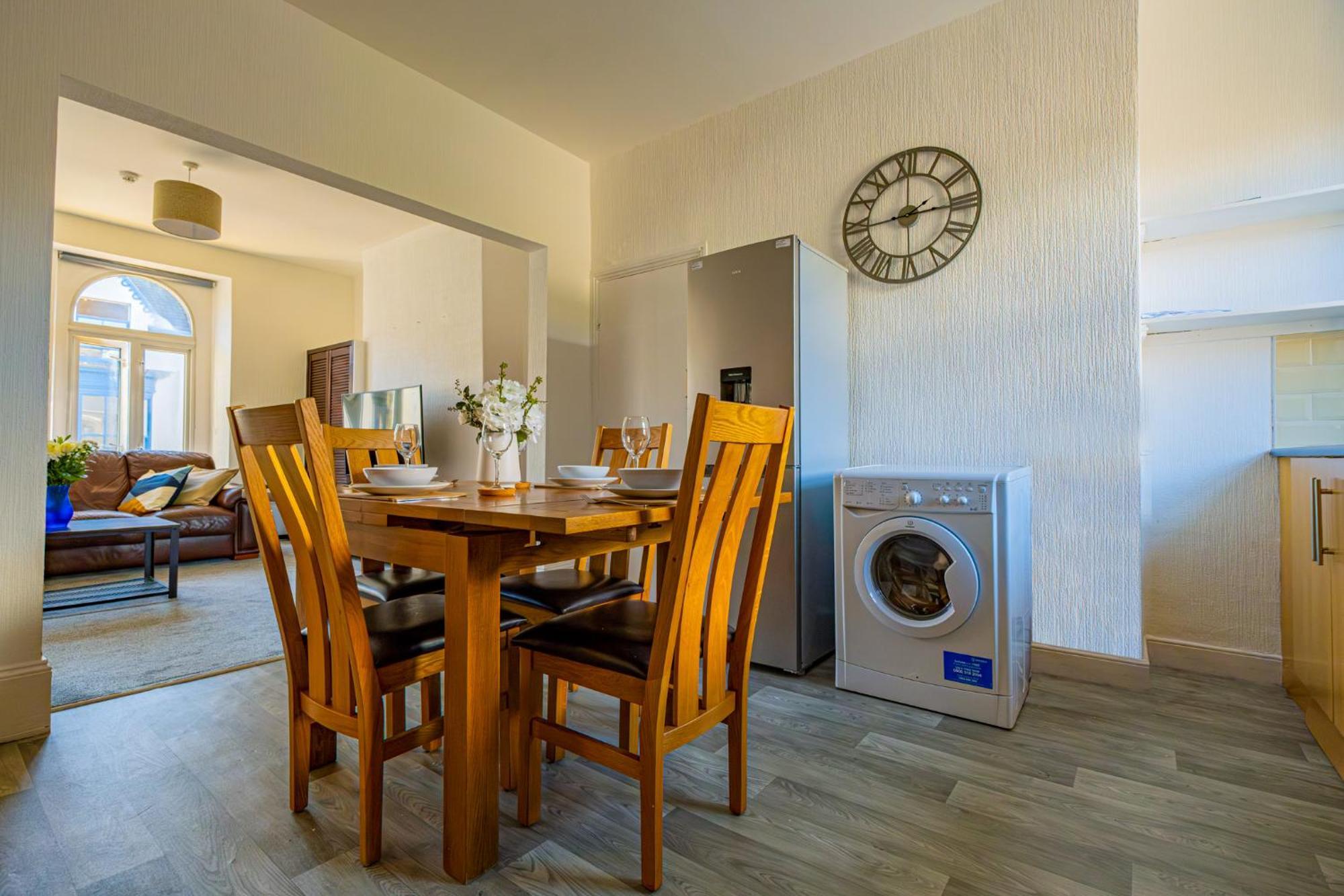 Castleview Coastal Comfort With 2 Parking Spaces Oystermouth 外观 照片