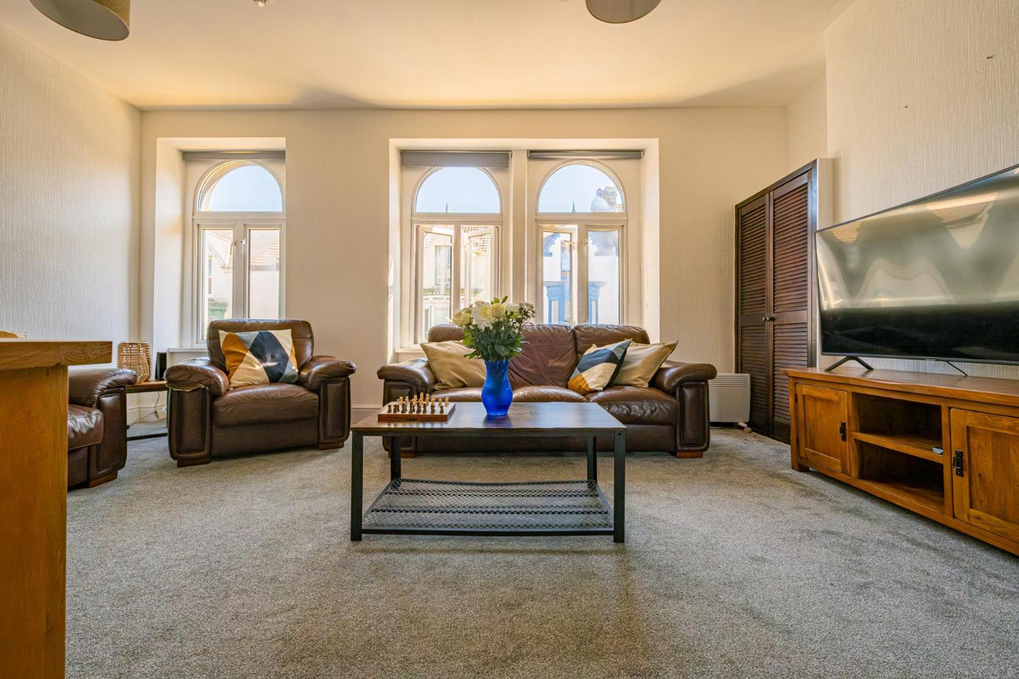 Castleview Coastal Comfort With 2 Parking Spaces Oystermouth 外观 照片